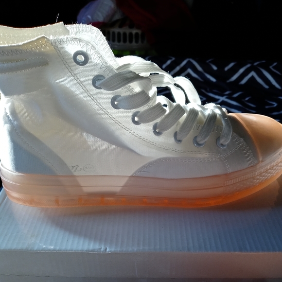 Shoes - BUBBLE GUM SOLE CLEAR  WHITE SNEAKERS